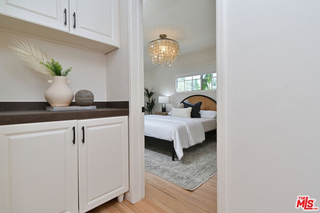 Building Photo - 12614 Morrison St