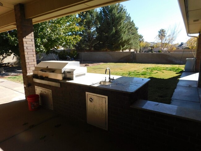 Building Photo - Check out this beautiful home located in o...