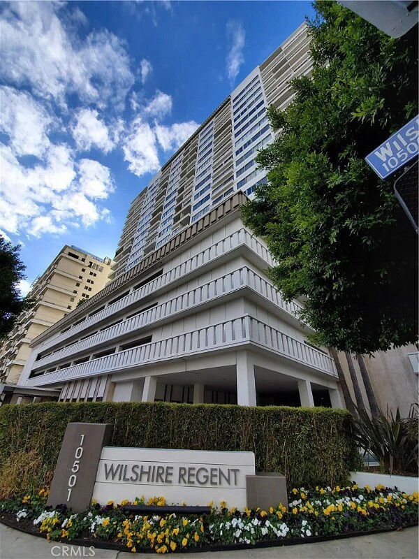 Building Photo - 10501 Wilshire Blvd