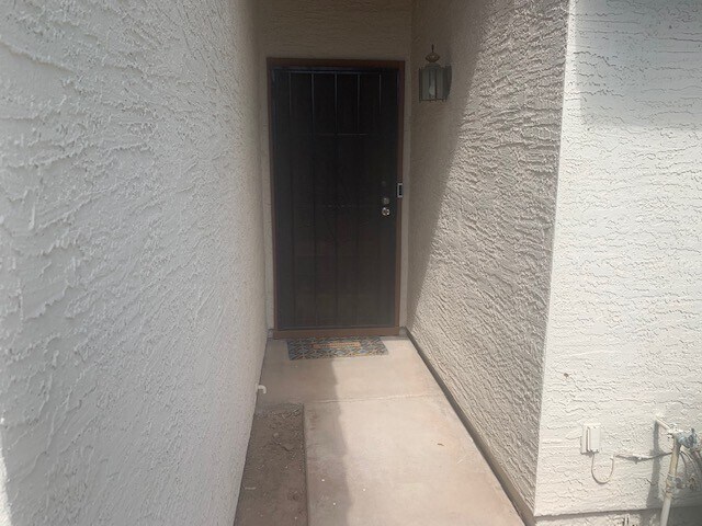 Building Photo - 9064 N 68th Ln