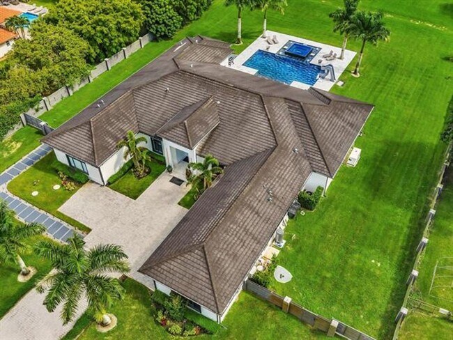 Building Photo - 6122 SW 173rd Way