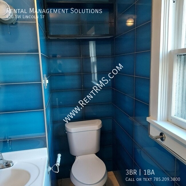 Building Photo - 420 SW Lincoln St