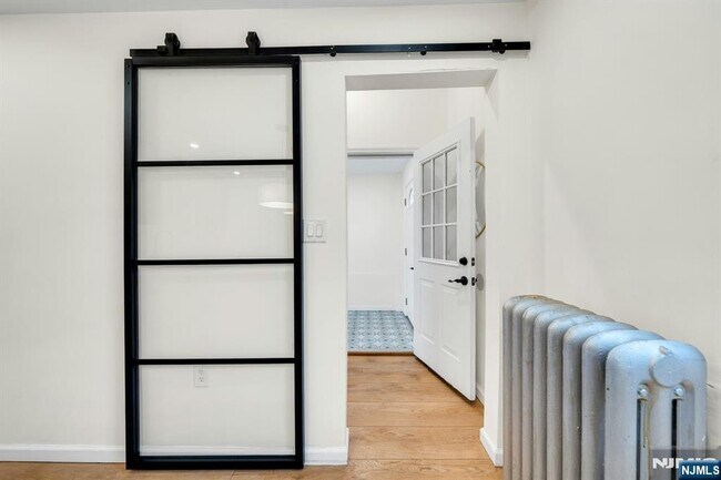 Building Photo - 316 Palisade Ave