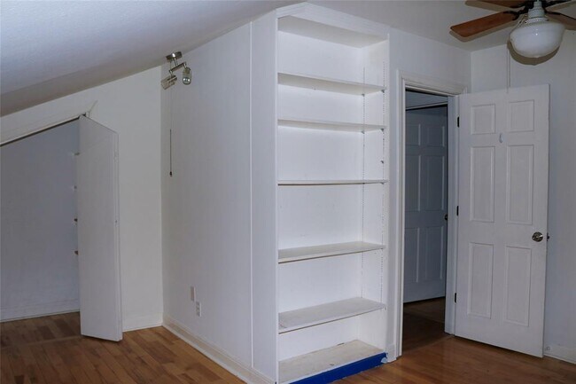 Building Photo - 4804 Caswell Ave
