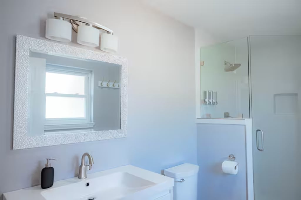 Building Photo - 1011 E Wintergreen Rd