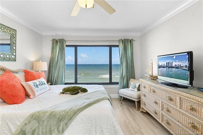 Building Photo - 10310 S Ocean Dr