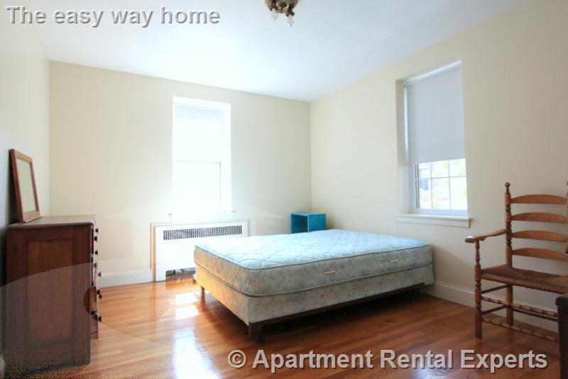 Building Photo - 16 Ware St