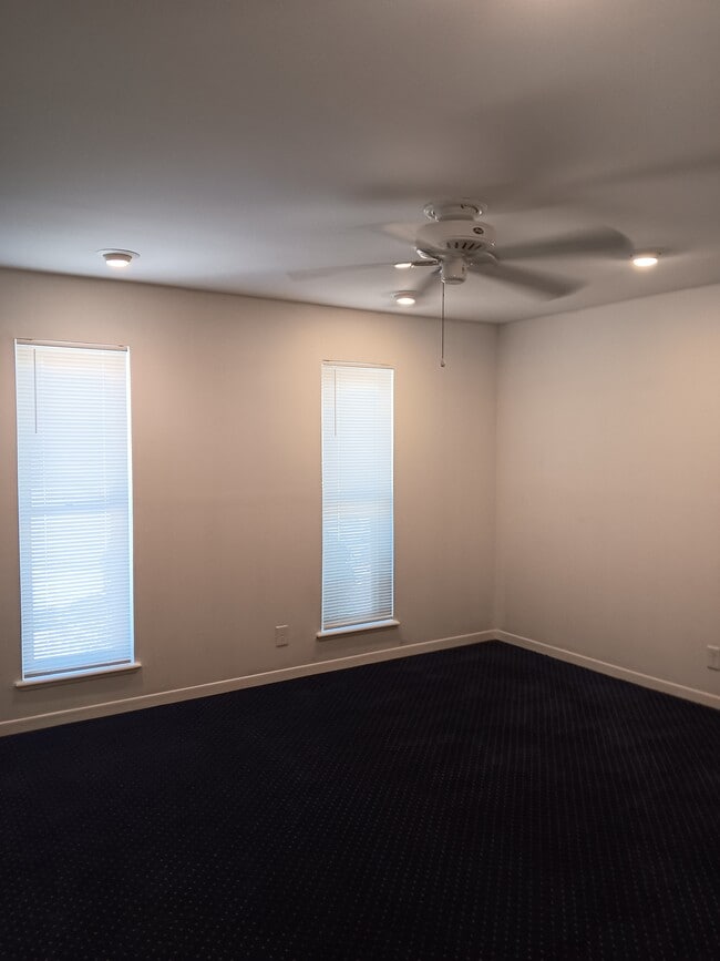Primary Photo - 309 Skyway Ln