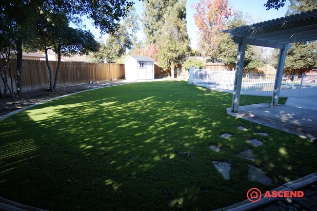 Building Photo - Gorgeous Home in Stockdale Park!