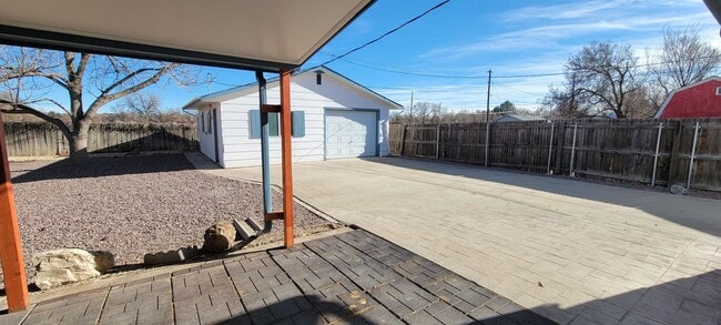 Building Photo - 720 Yarbrough St