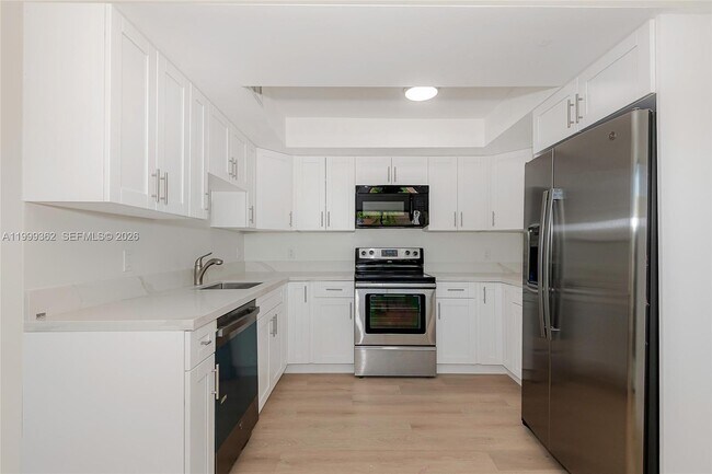 Building Photo - 11125 SW 132nd Ct