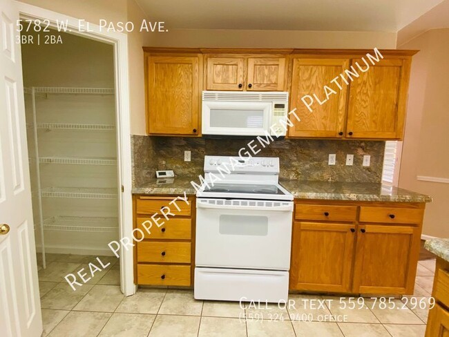 Building Photo - $2,300 Fresno Bluffs, 3 Bedroom, Solar Pan...