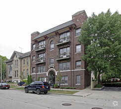 Building Photo - 719 E Knapp St