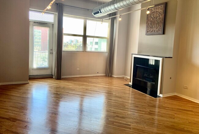 Building Photo - 500 S Clinton St