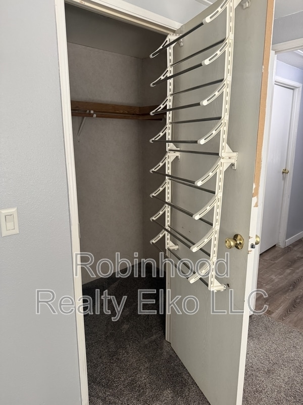 Building Photo - 300 Rustic Dr