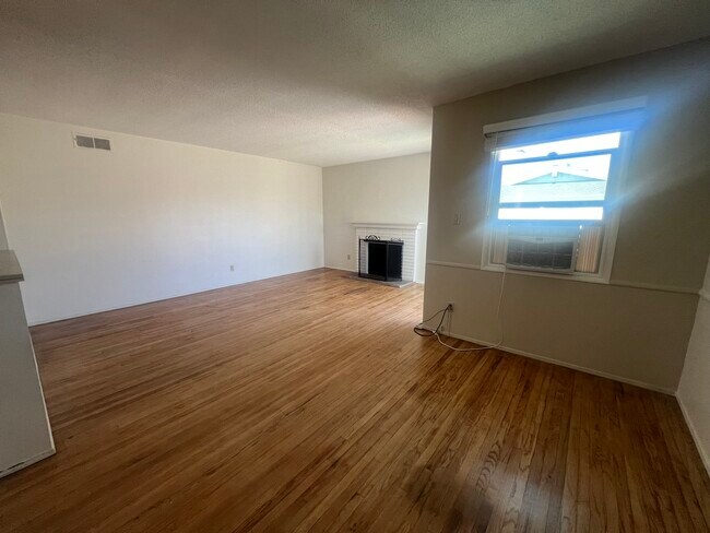 Building Photo - 3901 W 186th St