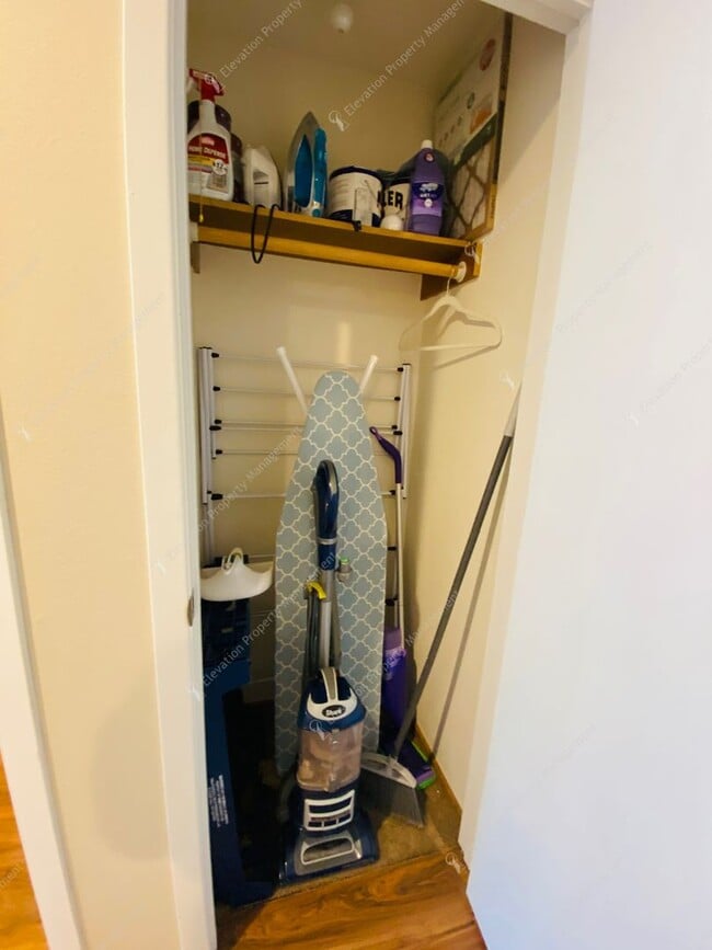 Building Photo - FULLY FURNISHED, 1 BR - 1.5 BA + LOFT CONDO IN NW BEND