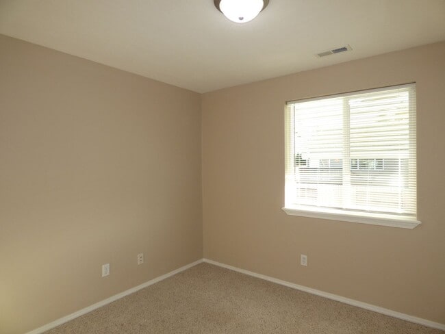 Building Photo - 3 bed 2.5 bath House in Stayton!! Close to...
