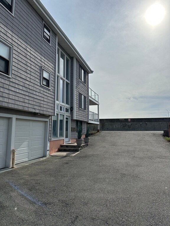 Building Photo - 8 Pebble St