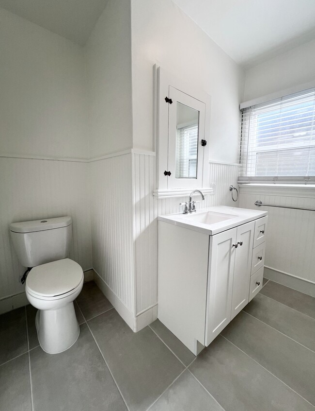 Building Photo - 4628 6th Ave