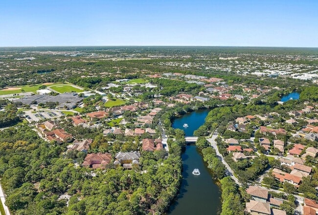 Building Photo - 150 Lismore Ln