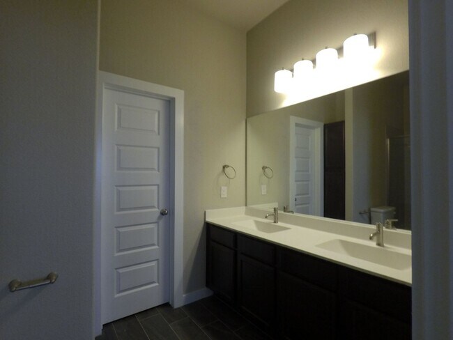 Building Photo - 128 Hidden Springs Dr