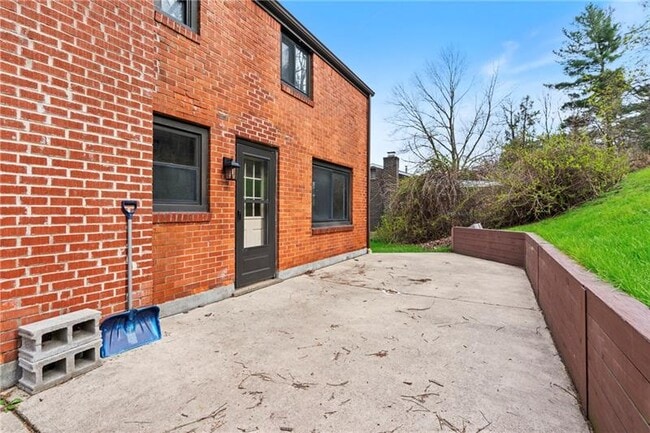 Building Photo - 5408 Verona Rd