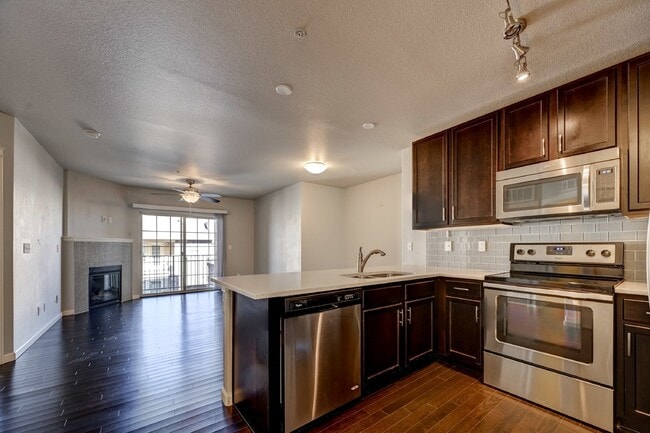 Building Photo - $1,800 - Updated One Bedroom Unit with Bon...