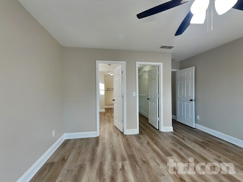 Building Photo - 1916 Roxey Ln