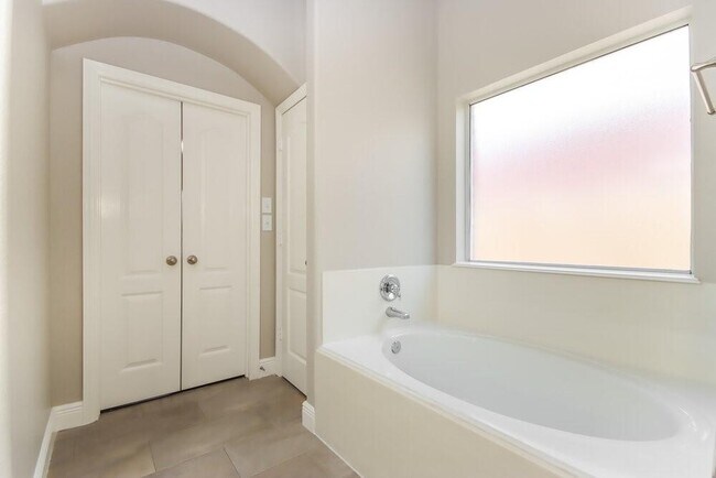 Building Photo - 21620 Hackamore Ct