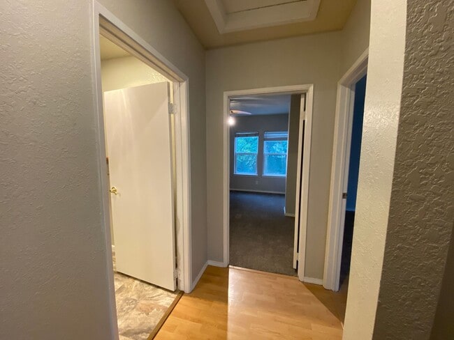 Building Photo - Beautifully Updated South Hill Home in Spo...