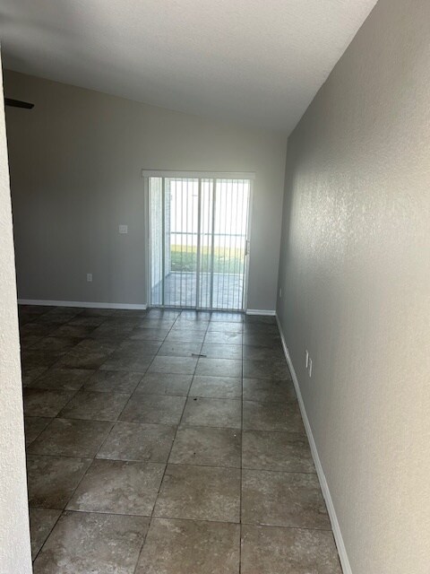 Building Photo - 6589 Crescent Loop