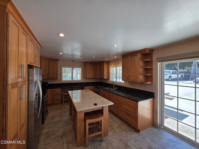 Building Photo - 6172 Sylvan Dr