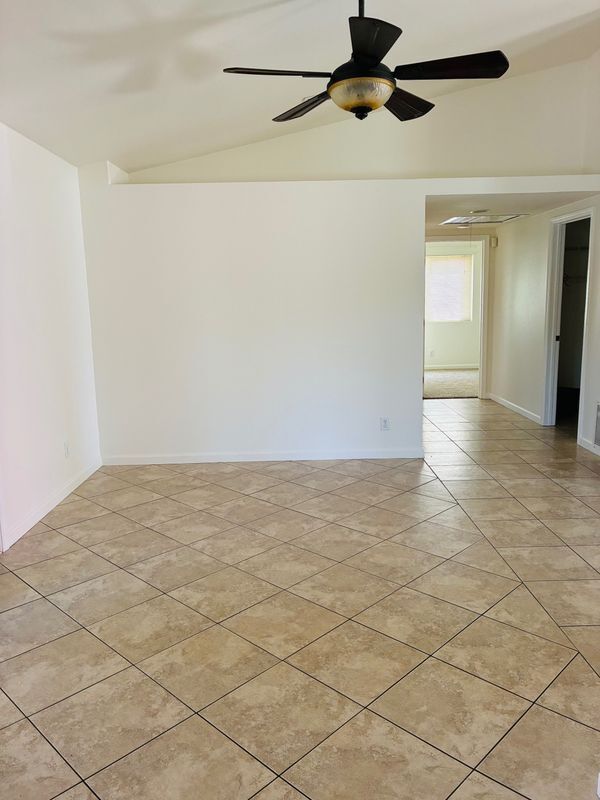 Building Photo - 45470 Clubhouse Dr