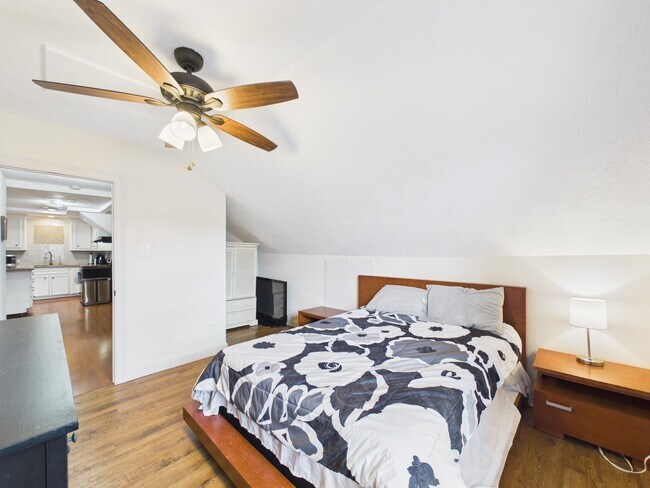 Building Photo - 5110 Academy St