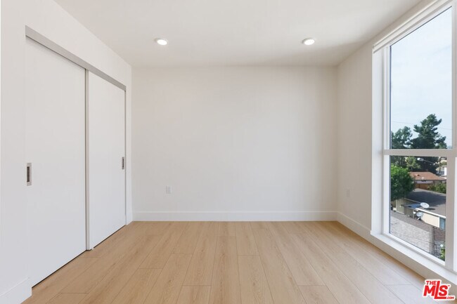 Building Photo - 8561 Belmont St