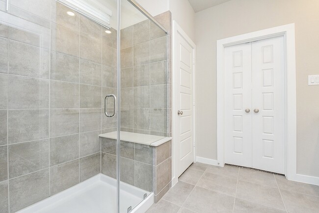 Building Photo - 2022 W Darlington Oak Ct