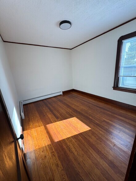 Building Photo - 87 Shawmut St