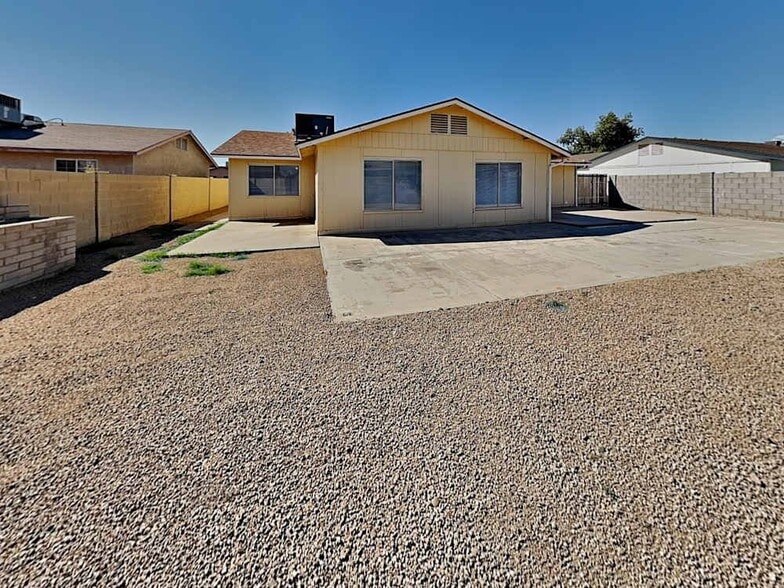 Building Photo - 10902 W Montecito Ave