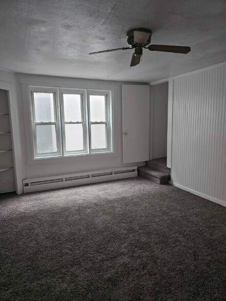 Building Photo - 105 S White Horse Pike