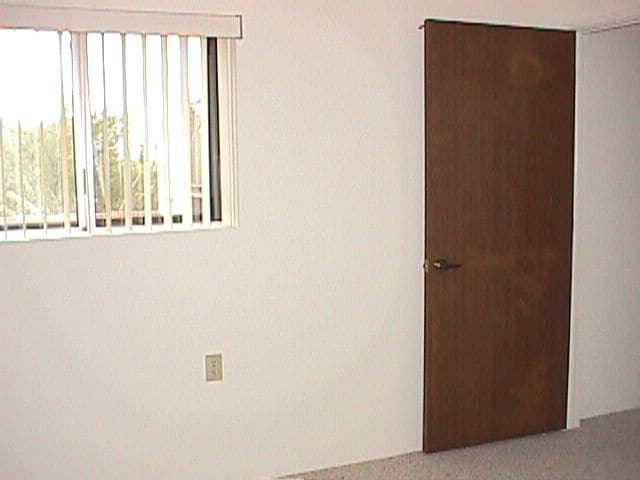 Building Photo - Age 55 - UNFURNISHED TOWNHOUSE