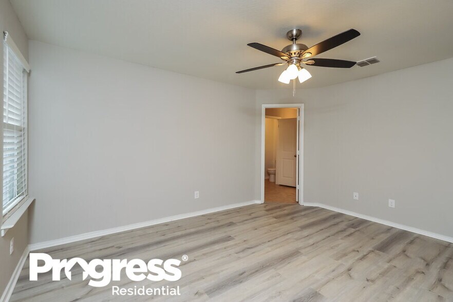 Building Photo - 5714 Goliad Blf