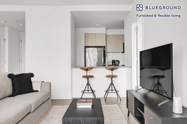 Building Photo - 27-19 44th Dr