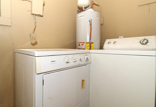 Building Photo - 507 Geneva St