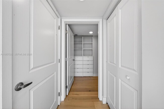 Building Photo - 400 Sunny Isles Blvd