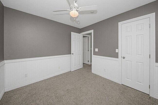 Building Photo - 1531 N Clay St