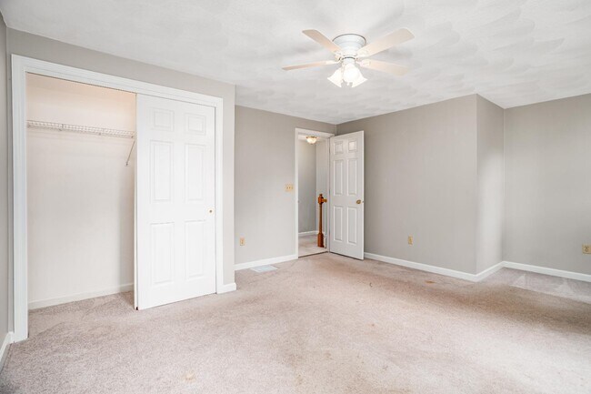 Building Photo - 6 Samantha Ln