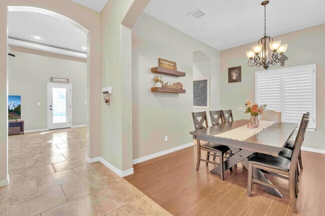 Building Photo - East El Paso 3bed/2bath Refrig A/C