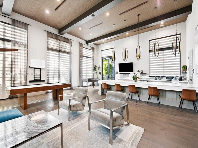 Building Photo - 8446 Lake Majesty Ln