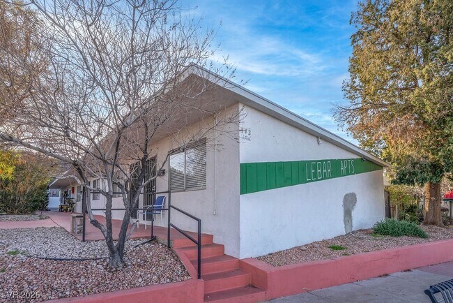 Building Photo - 342 S Water St